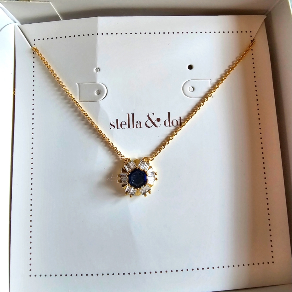 Stella & Dot The Heirloom Necklace -retired!